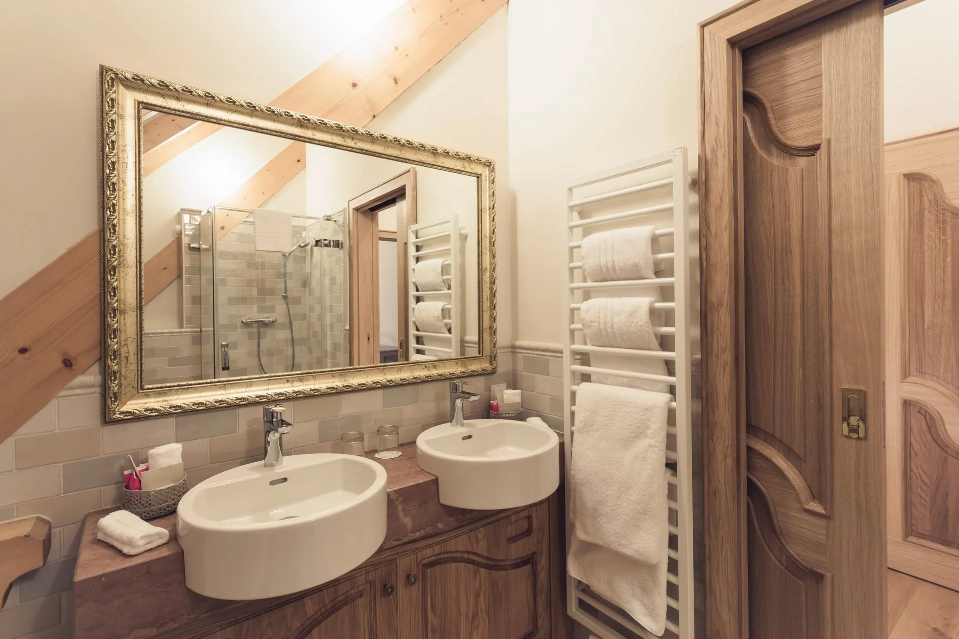 Deluxe Double Room — Detail